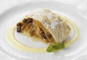 Golden Raisin Peach Tart